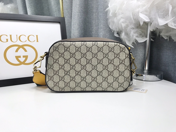 激安グッチバッグコピー着用イメージ